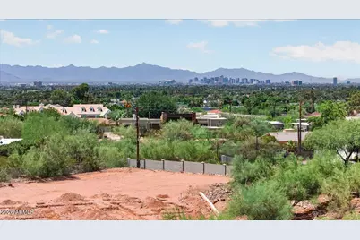 4853 E White Gates Drive #11, Phoenix, AZ 85018 - Photo 11