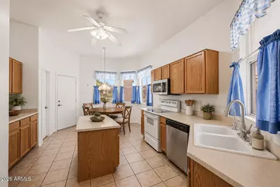 9733 W Mountain View Road, Peoria, AZ 85345 - Photo 11