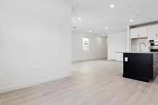 9739 S 12th Street S, Phoenix, AZ 85042 - Photo 9