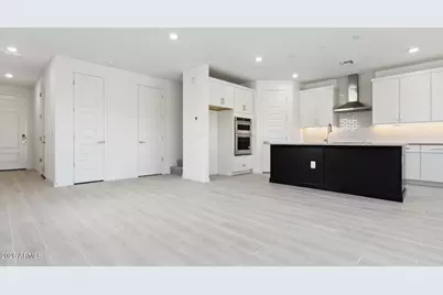 9739 S 12th Street S, Phoenix, AZ 85042 - Photo 3
