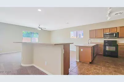 17605 W Crocus Drive, Surprise, AZ 85388 - Photo 9