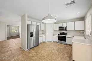 11123 W Heatherbrae Dr, Phoenix, AZ 85037 - Photo 3