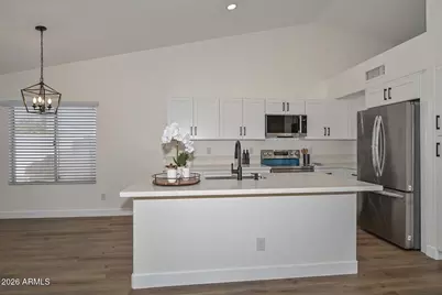 6781 W Louise Drive, Glendale, AZ 85310 - Photo 13