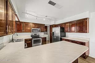 7207 N 36th Ln, Phoenix, AZ 85051 - Photo 13