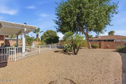 20013 N Willowcreek Circle, Sun City, AZ 85373 - Photo 23