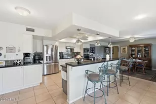 20013 N Willowcreek Cir, Sun City, AZ 85373 - Photo 5