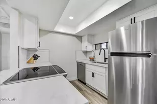 3301 E Earll Dr, Phoenix, AZ 85018 - Photo 5