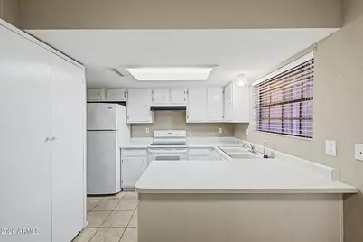 4849 E Kachina Trail #3, Phoenix, AZ 85044 - Photo 9
