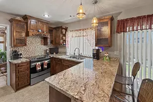 10413 N 46th Ave, Glendale, AZ 85302 - Photo 9