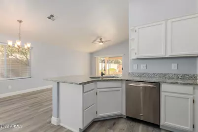 109 W Helena Drive, Phoenix, AZ 85023 - Photo 15