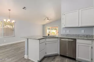 109 W Helena Dr, Phoenix, AZ 85023 - Photo 15