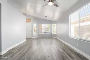 109 W Helena Dr, Phoenix, AZ 85023 - Photo 7