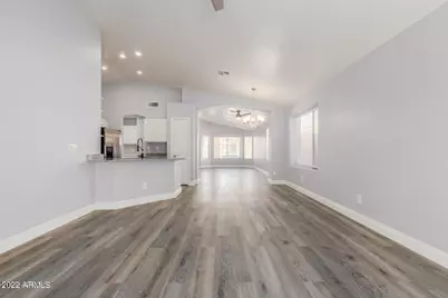 109 W Helena Drive, Phoenix, AZ 85023 - Photo 17