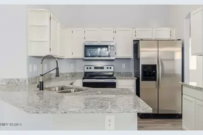 109 W Helena Drive, Phoenix, AZ 85023 - Photo 13