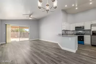 109 W Helena Dr, Phoenix, AZ 85023 - Photo 11