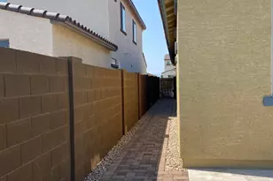 8826 W Medlock Dr, Glendale, AZ 85305 - Photo 33