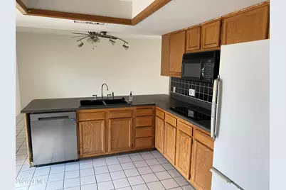 7720 W Earll Drive, Phoenix, AZ 85033 - Photo 9