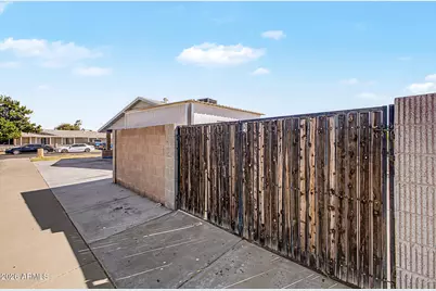 7720 W Earll Drive, Phoenix, AZ 85033 - Photo 3
