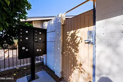 6203 N 12th Place # 2, Phoenix, AZ 85014 - Photo 27