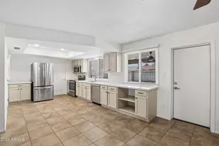 1049 N 23rd Pl, Mesa, AZ 85213 - Photo 5