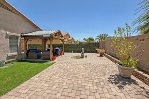 13787 W Maui Ln, Surprise, AZ 85379 - Photo 11