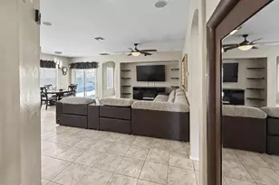 13787 W Maui Ln, Surprise, AZ 85379 - Photo 17