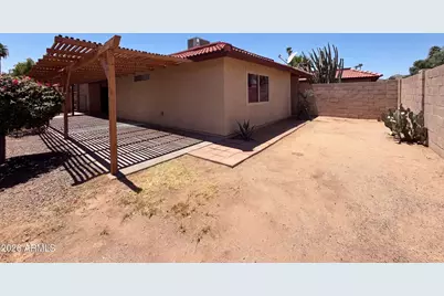 5208 E Tamblo Drive, Phoenix, AZ 85044 - Photo 5