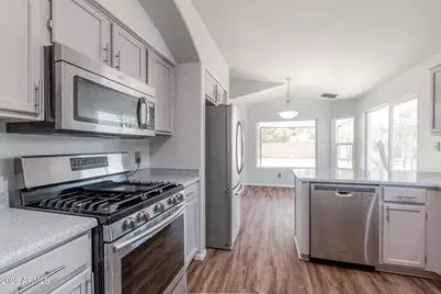 6283 N 89th Avenue, Glendale, AZ 85305 - Photo 11