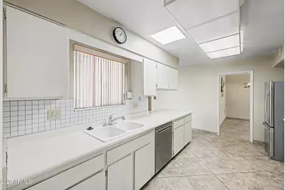 10431 W El Capitan Circle, Sun City, AZ 85351 - Photo 11
