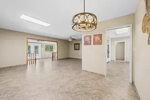 10431 W El Capitan Cir, Sun City, AZ 85351 - Photo 7