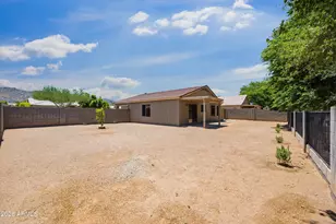 1616 E Desert Ln, Phoenix, AZ 85042 - Photo 23