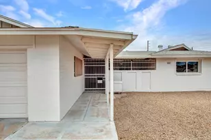 8201 E Malcomb Dr, Scottsdale, AZ 85250 - Photo 5