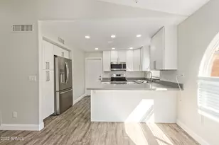 19030 N 76th Ave, Glendale, AZ 85308 - Photo 9