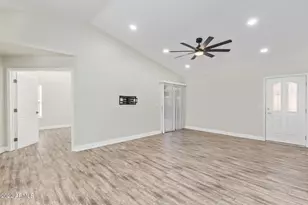 19030 N 76th Ave, Glendale, AZ 85308 - Photo 7