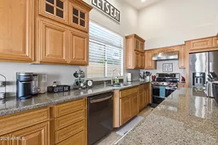 4442 E Graythorn St, Phoenix, AZ 85044 - Photo 9