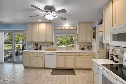 9521 W Oak Ridge Drive, Sun City, AZ 85351 - Photo 15