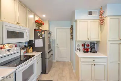 9521 W Oak Ridge Drive, Sun City, AZ 85351 - Photo 13