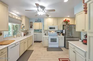 9521 W Oak Ridge Dr, Sun City, AZ 85351 - Photo 11
