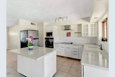 8226 E Plaza Avenue, Scottsdale, AZ 85250 - Photo 9