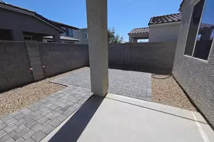 17353 W Patrick Ln, Surprise, AZ 85387 - Photo 15