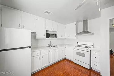 1823 E Sunland Avenue, Phoenix, AZ 85040 - Photo 11