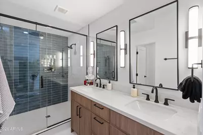 8614 E Highland Avenue, Scottsdale, AZ 85251 - Photo 33