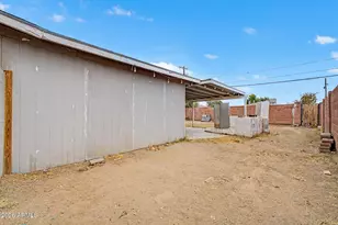 1817 N 38th Dr, Phoenix, AZ 85009 - Photo 33