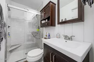 8913 N 17th Ln, Phoenix, AZ 85021 - Photo 17
