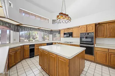 7801 E Charter Oak Road, Scottsdale, AZ 85260 - Photo 31