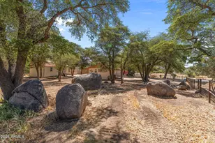 17574 W Foothill Rd, Yarnell, AZ 85362 - Photo 19