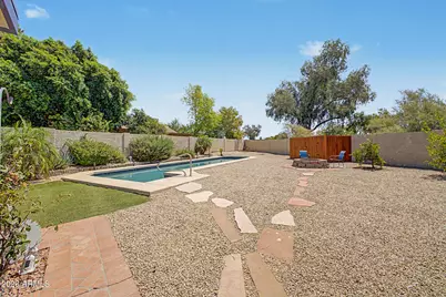 8822 W Purdue Avenue, Peoria, AZ 85345 - Photo 31