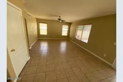 16042 W Latham Street, Goodyear, AZ 85338 - Photo 7
