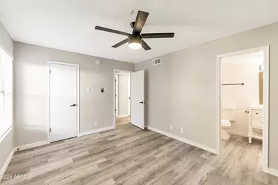 2726 E Beck Lane, Phoenix, AZ 85032 - Photo 5