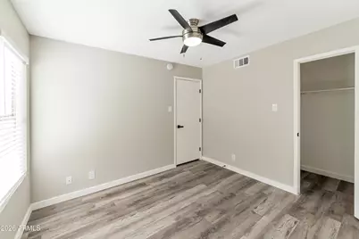 2726 E Beck Lane, Phoenix, AZ 85032 - Photo 9